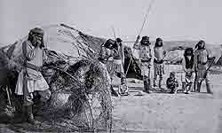 Лагерь западных апачи, Сан Карлос Ривэр, Аризона, 1885 г., фото: Ben Wittick